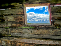 Cunning-cabin-window_hdr